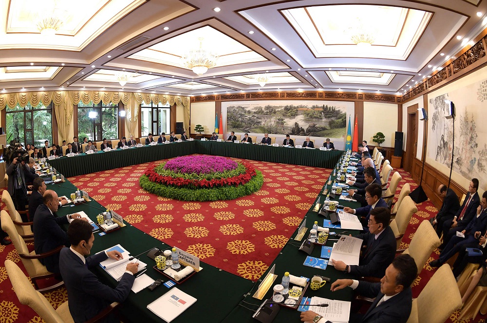 Президент Казахстана встретился с представителями деловых кругов Китая 