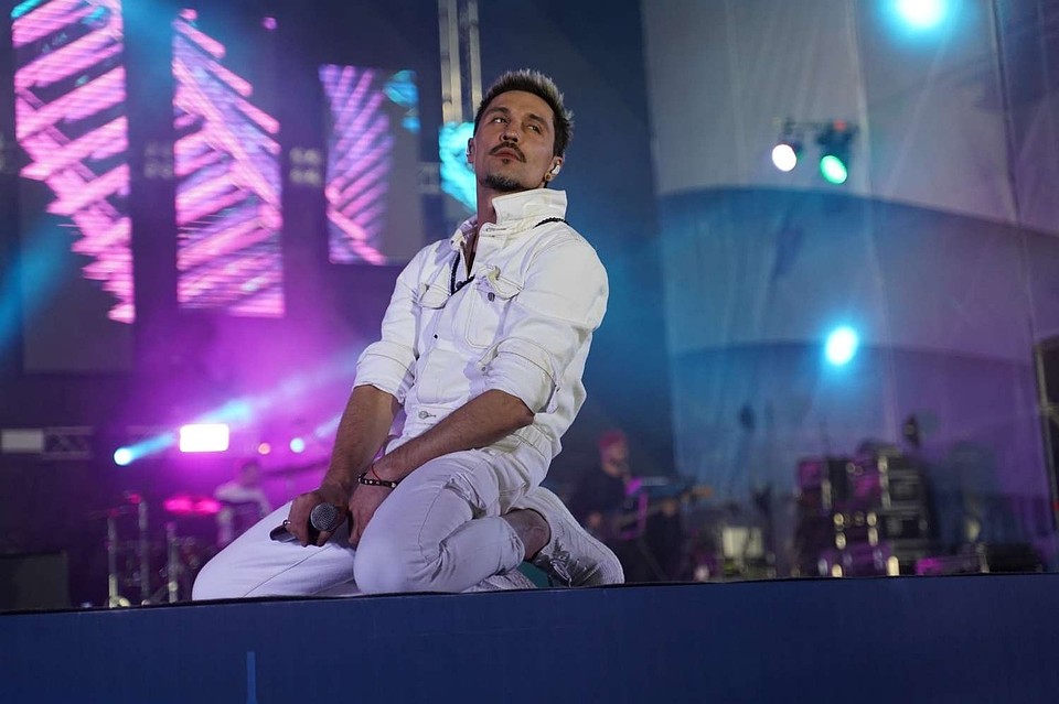 Концерт "под мухой": Дима Билан попросил прощения у жителей Самары