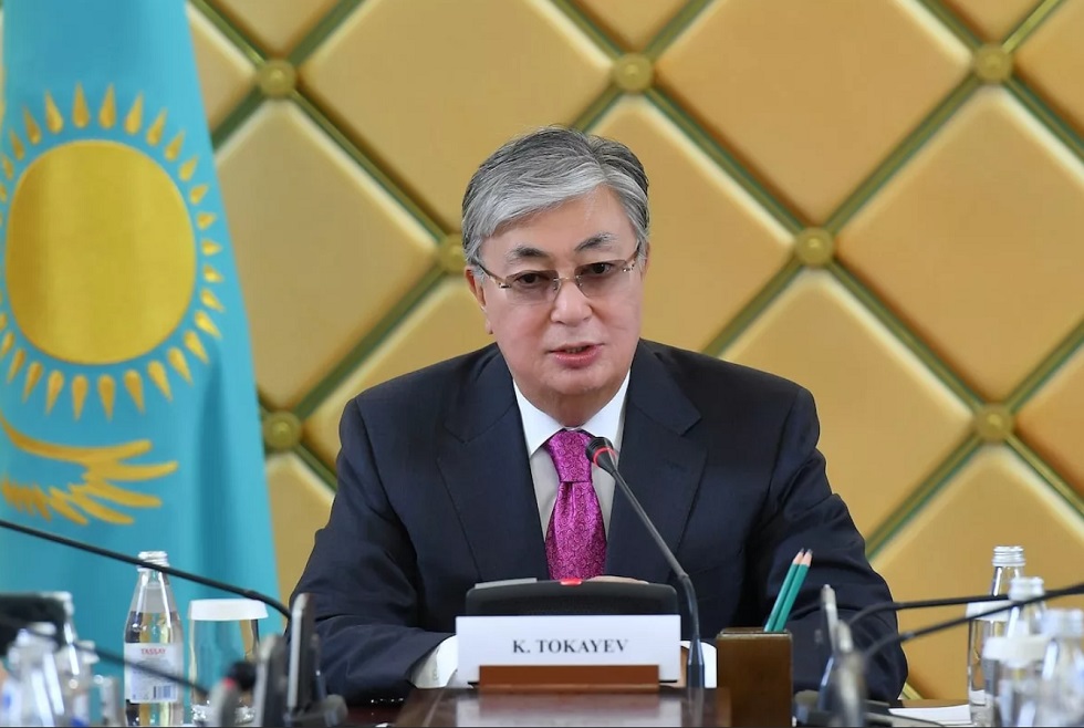 Президент Казахстана выразил соболезнования родным погибших в ДТП с поездом