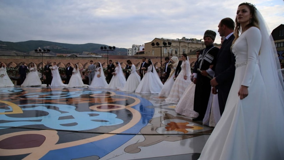 Свадебный рекорд: самая многонациональная и большая свадьба прошла в Дагестане