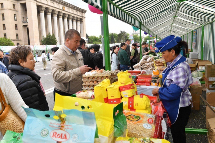 Фермеры Алматинской области привезли на ярмарку в Алматы 180 тонн продуктов