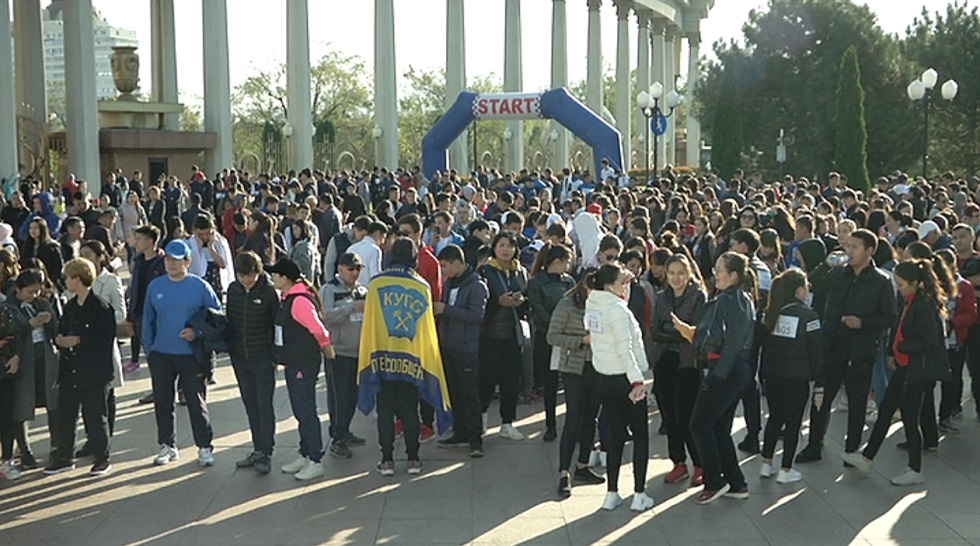 Благотворительный марафон «Адал жүрек» прошел в парке первого президента в Алматы