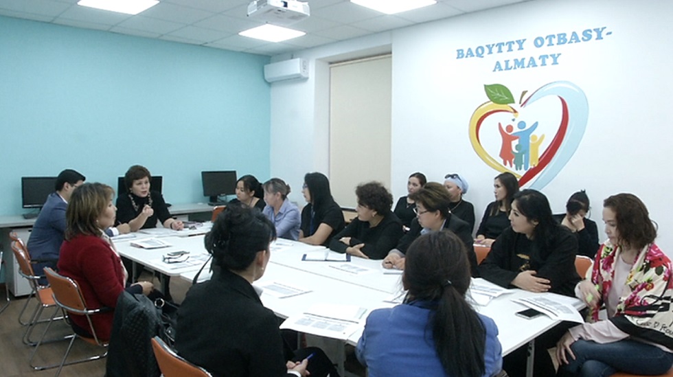 В Алматы в рамках проекта «Бизнес бастау» обучили более 150 многодетных мам
