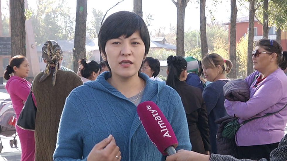 Десятки многодетных матерей штурмовали здание акимата Алматинской области