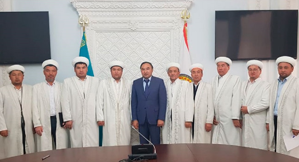 Заместитель акима Алматы Е. Бабакумаров встретился с имамами города 