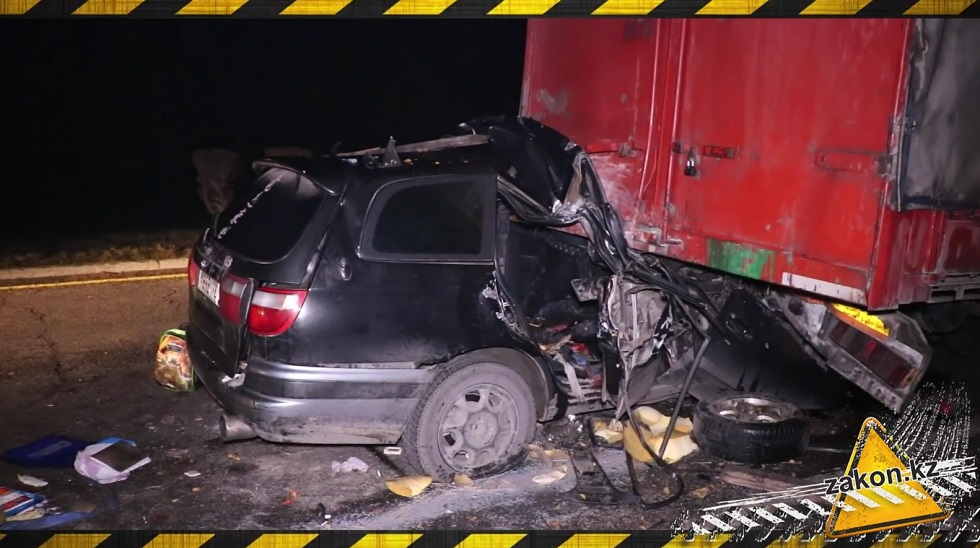 Чудовищная автомобильная авария в Алматинской области унесла жизни двоих человек