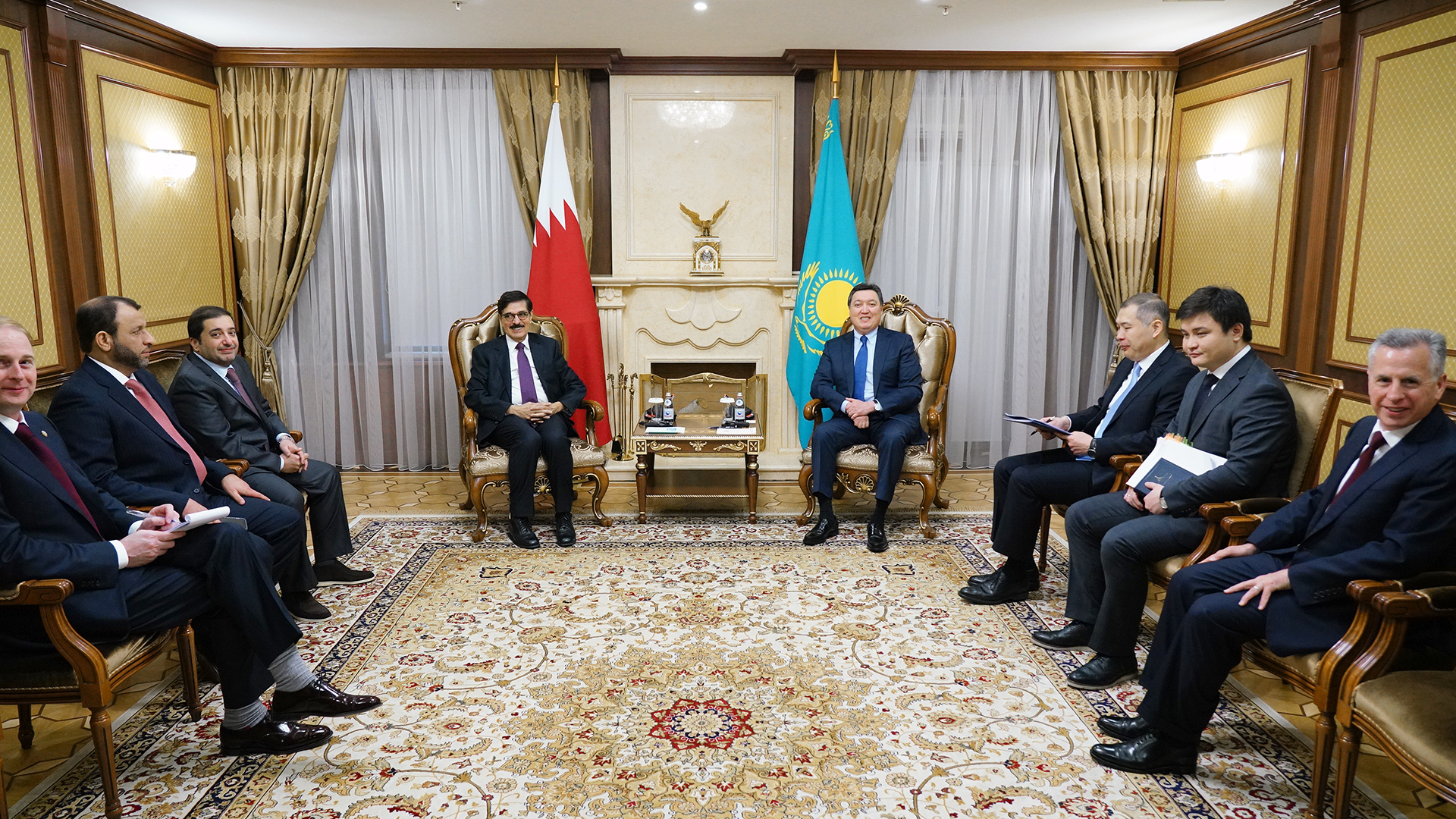  Мамин провел встречу с заместителем Премьер-Министра Катара Х. Аль-Кавари