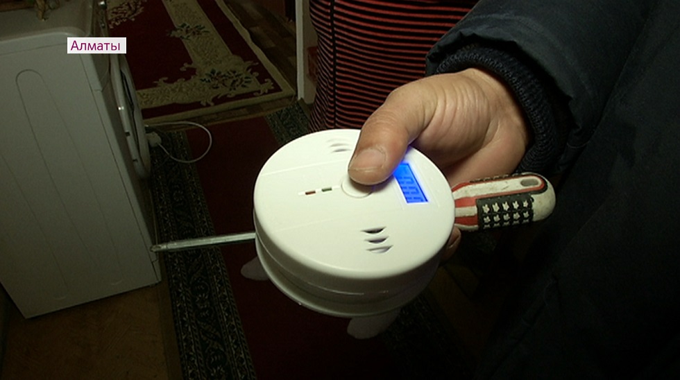 Датчики угарного газа продолжают устанавливать в домах многодетных семей