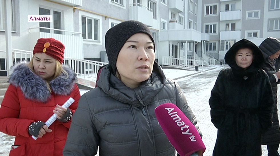 Жители микрорайона Саялы-2 пожаловались акиму Алматы на холодные квартиры