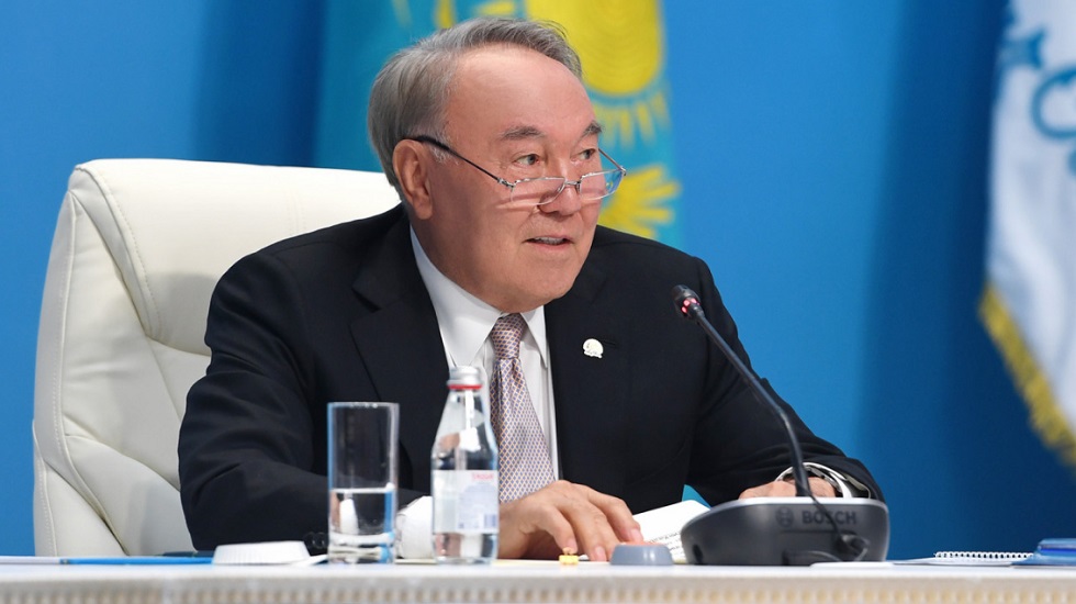 В предвыборных списках должно быть не менее 30% женщин и 20% молодых людей - Назарбаев