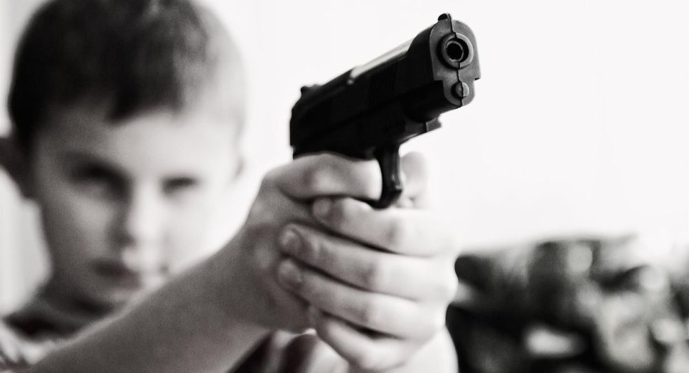 Школьник пришел на занятия с пистолетом в Шымкенте  