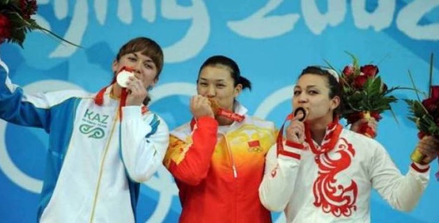 Казахстанке спустя 11 лет вручили золотую медаль Олимпиады
