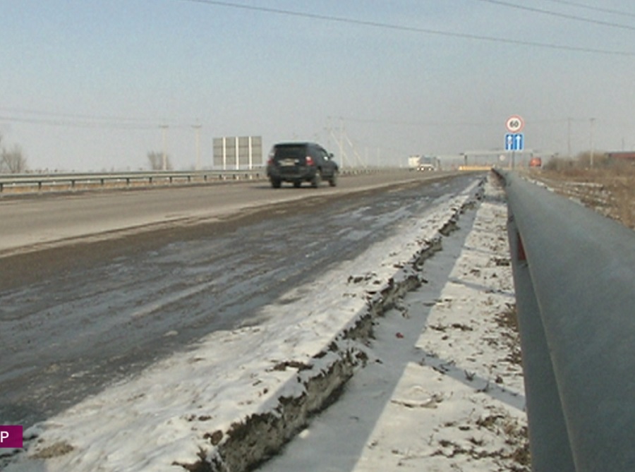 В Карагандинской области на трассе образовались пробки