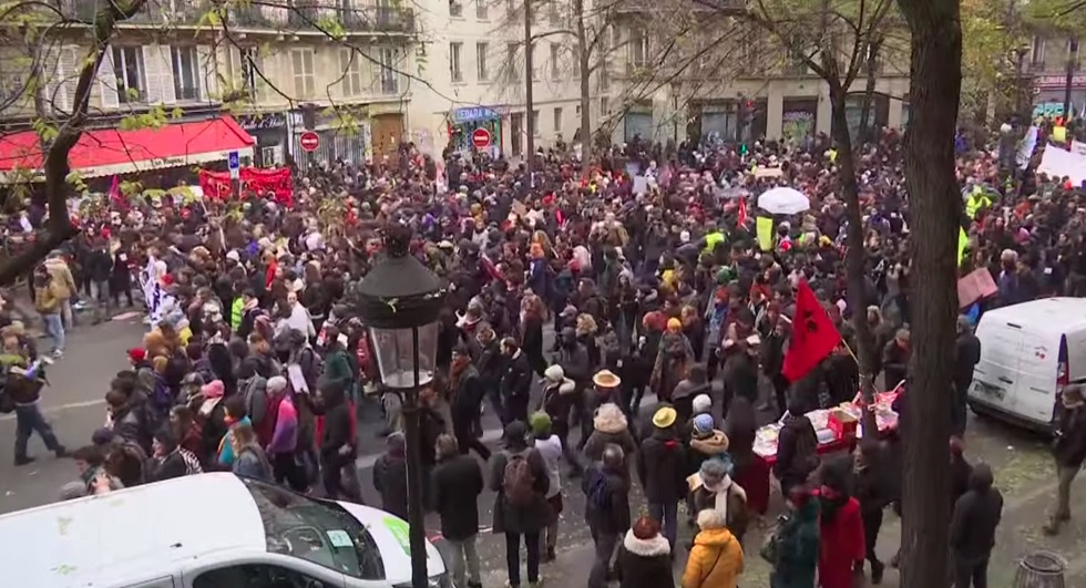 Общенациональная забастовка трудящихся охватила Францию