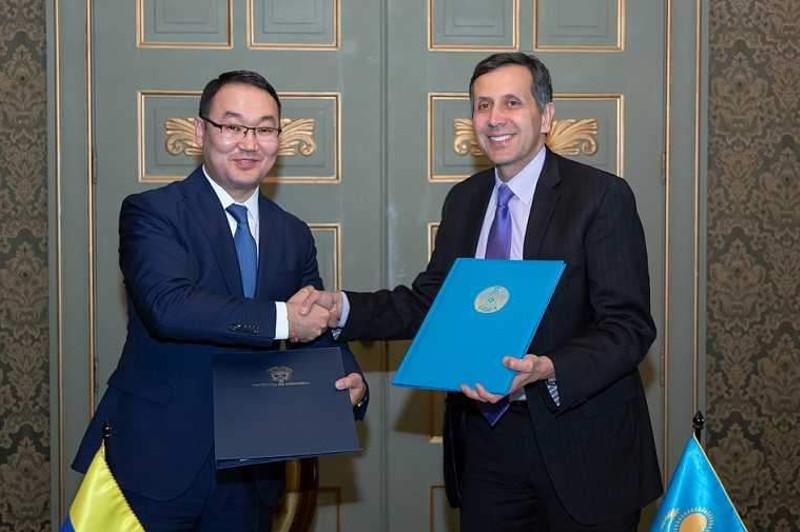 Казахстан и Колумбия установили безвизовый режим для дипломатов