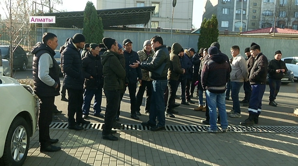 Работники компании "Даулет-Дорстрой" вышли на забастовку 