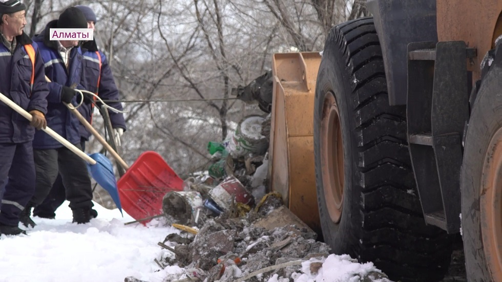 Штрафы и конфискация земли грозят владельцам участков, заваленных мусором