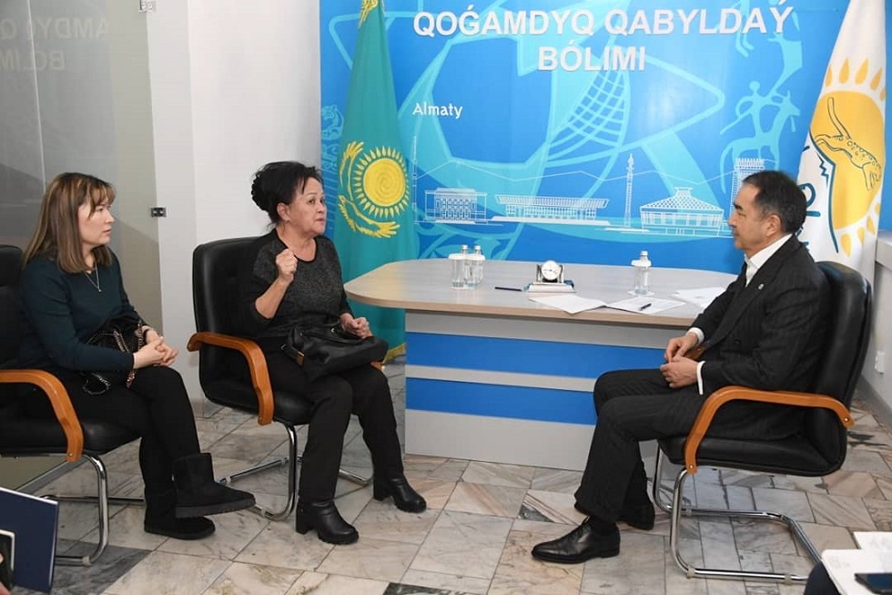Аким Алматы провел очередной прием граждан в Nur Otan