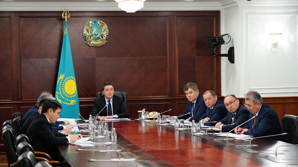 Президент Казахстана поручил выплатить семьям погибших в авиакатастрофе по 4 миллиона тенге