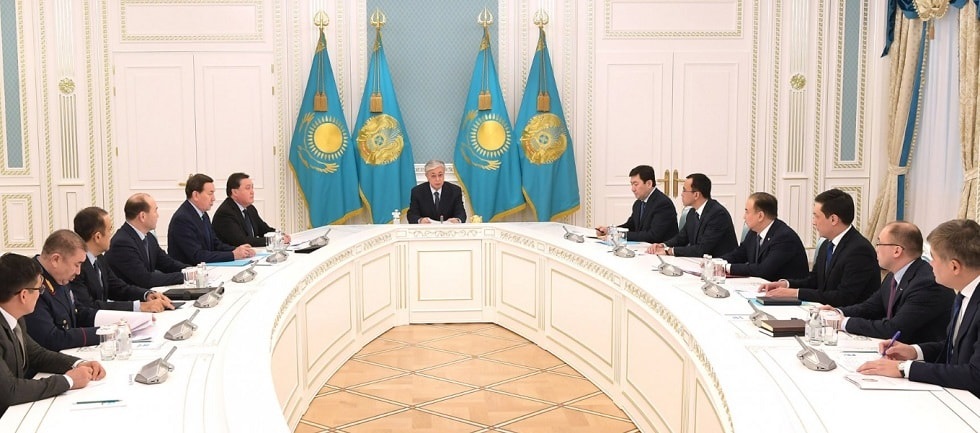 Токаев провел экстренное совещание в связи с авиакатастрофой близ Алматы