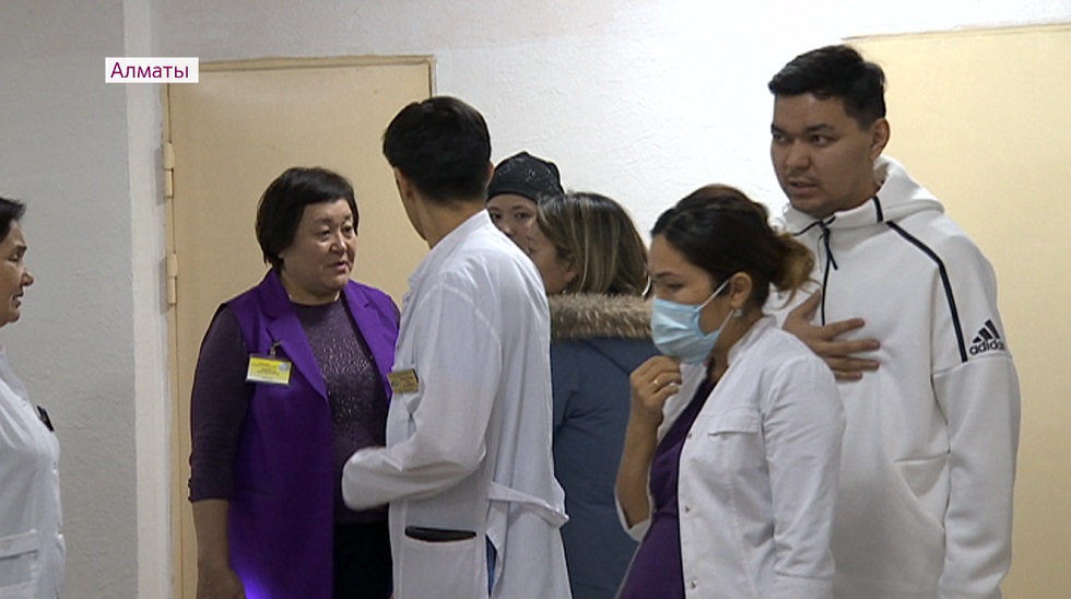 Брифинг по состоянию пострадавших провели медики горбольницы №4 в Алматы