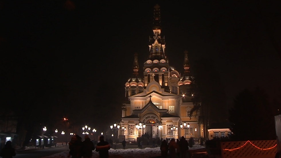 Как проходила главная литургия в Вознесенском кафедральном соборе Алматы