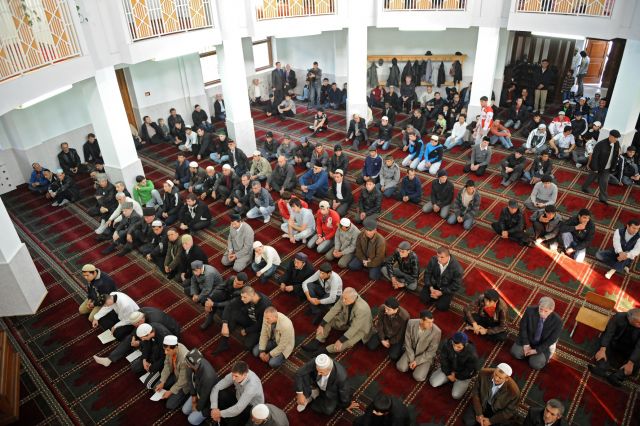 Мужчина обворовывал прихожан мечетей во время намаза в Алматы