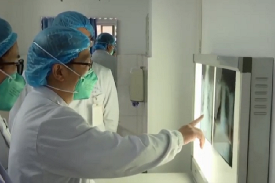 Смертельная пневмония: в Пекине вылечили двоих заболевших