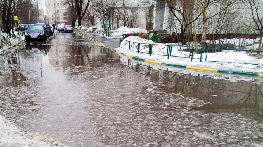 Неожиданное потепление после бурана превратило улицы Нур-Султана в реки