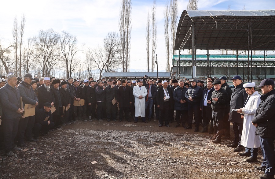 Бердибек Сапарбаев посетил семьи погибших в Кордайском районе