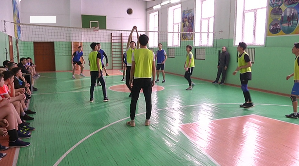 Ежегодный турнир по волейболу среди школьников состоялся в Алматы