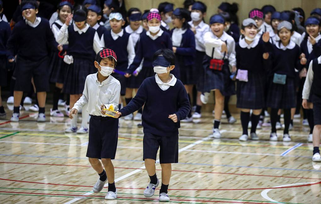 Школы в Японии закрывают из-за коронавируса