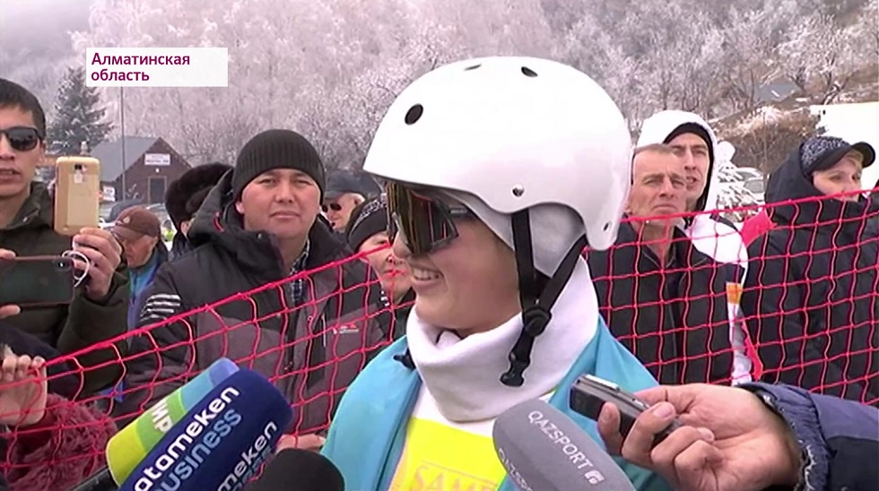 Жанбота Алдабергенова завоевала бронзовую медаль на этапе чемпионата мира по фристайлу в Алматы
