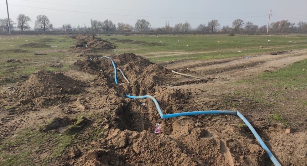 Бензин воровали по трубе из Казахстана в Кыргызстане 