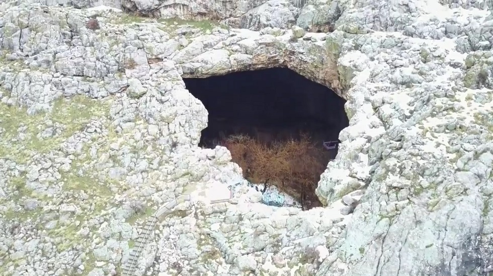 Посягнули на святое: в Туркестанской области обокрали и сожгли пещеру Акмечеть
