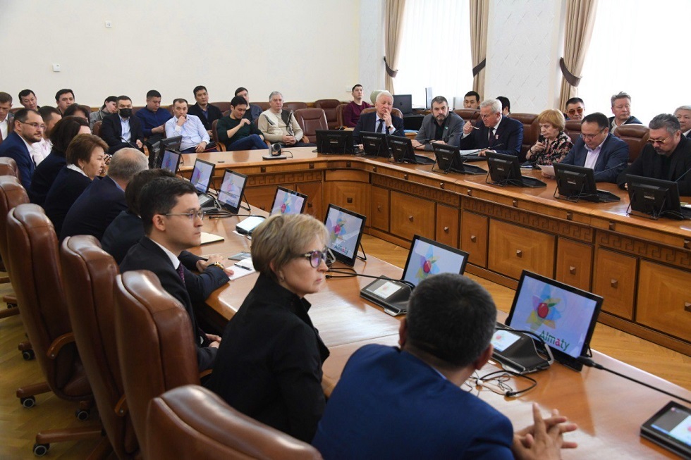 Ситуацию в экономике города обсудил Сагинтаев с представителями бизнеса