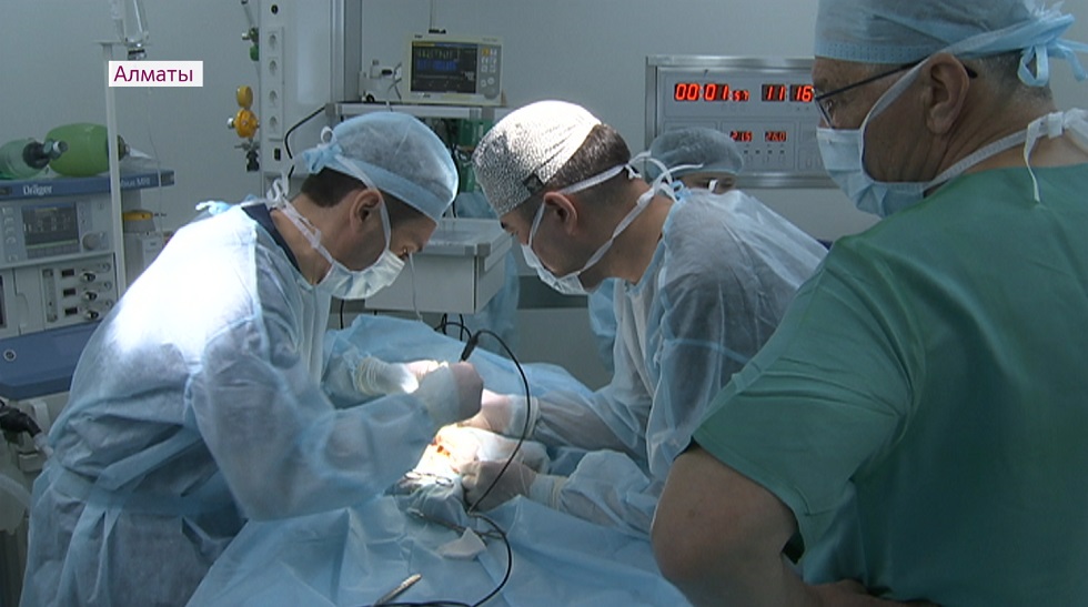 Бесплатные операции детям провели литовские врачи в Алматы