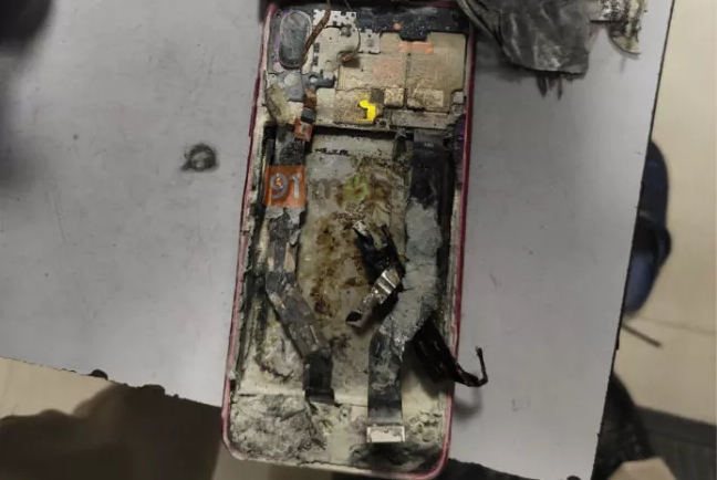 Смартфон Xiaomi взорвался в кармане у владельца