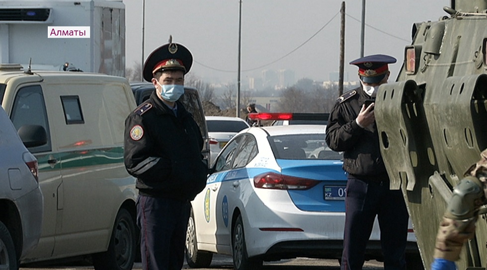 Более трёх с половиной тысяч человек покинули Алматы через блокпосты за сутки