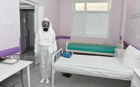 В Караганде два заражённых коронавирусом пациента были переведены в инфекционные боксы