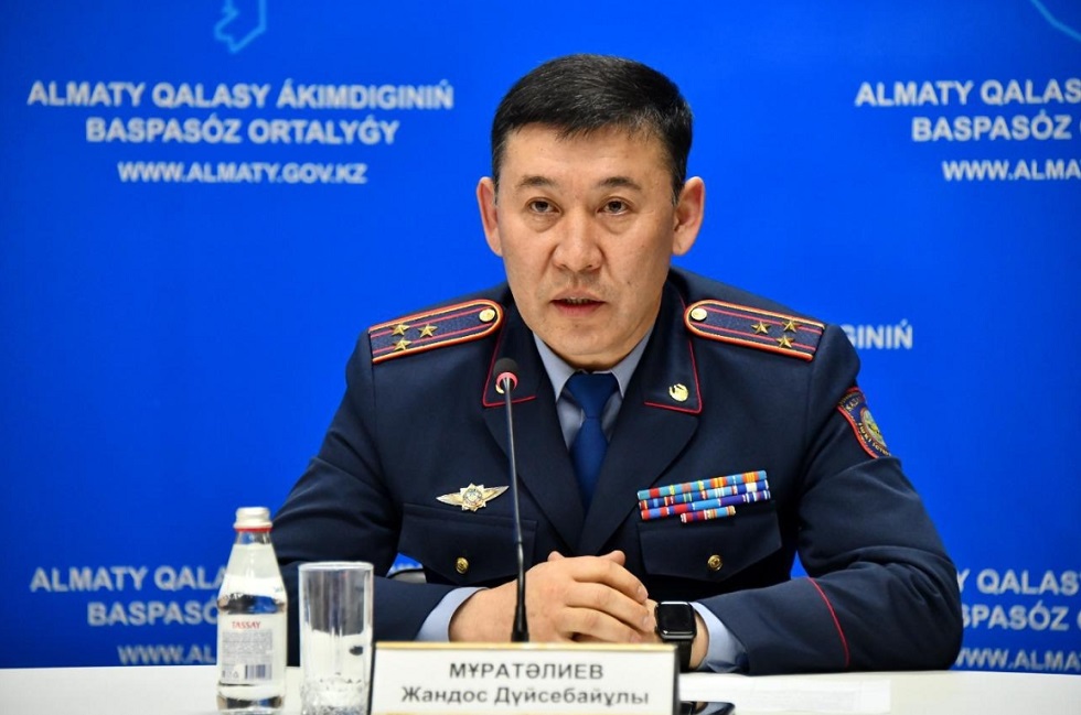 В полиции Алматы прокомментировали видео с «помогайками» на блокпостах 