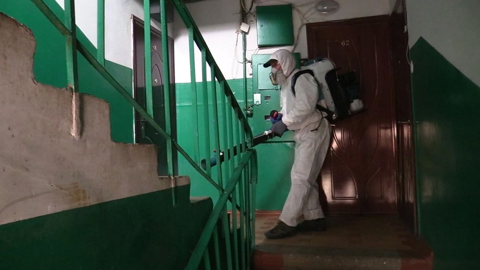 Дом погибшей от коронавируса казахстанки после похорон дезинфицируют