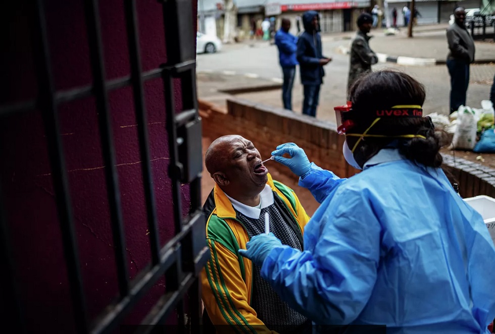 Подопытные африканцы: ученые разожгли скандал, предложив испытать вакцину против СOVID-19 в Африке