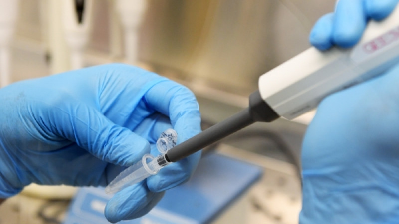 Британия начнет производство вакцины от коронавируса