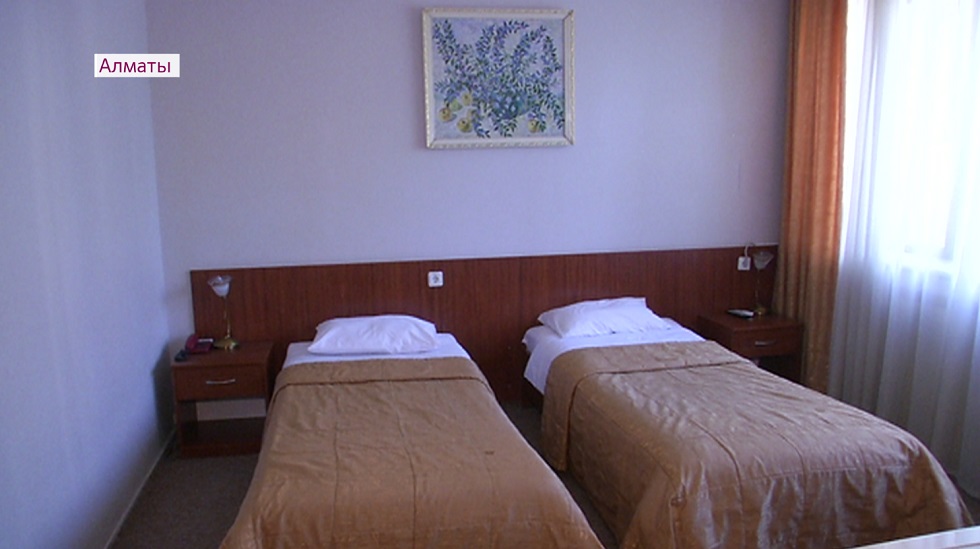 «Мы довольны условиями» - медработников из области разместили в отелях и общежитиях Алматы