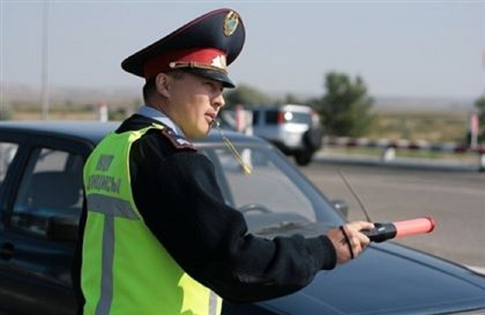 В Алматинской области полицейские организовали "зеленый коридор" иностранцам  