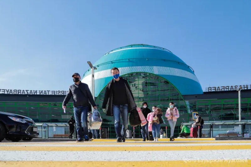 Первые пассажиры прилетели из Алматы в Нур-Султан