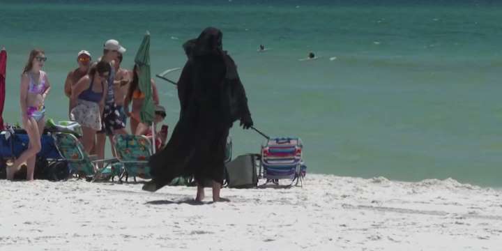 Пляжи Флориды проинспектировала "смерть с косой"