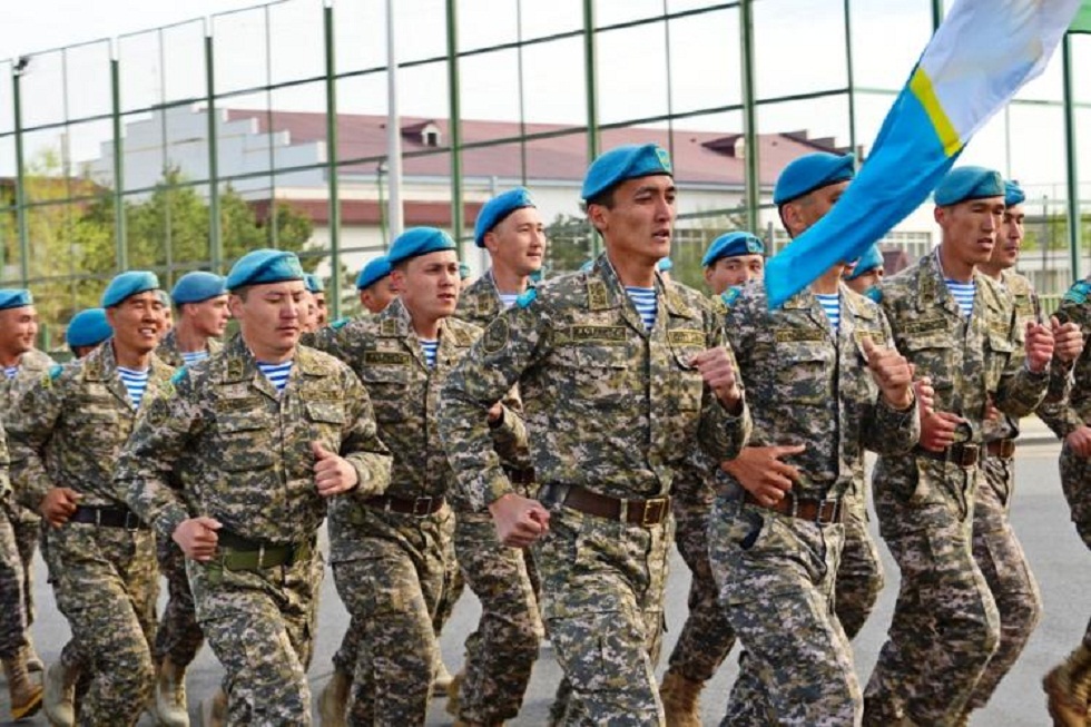 В Казахстане приостановили призыв в армию
