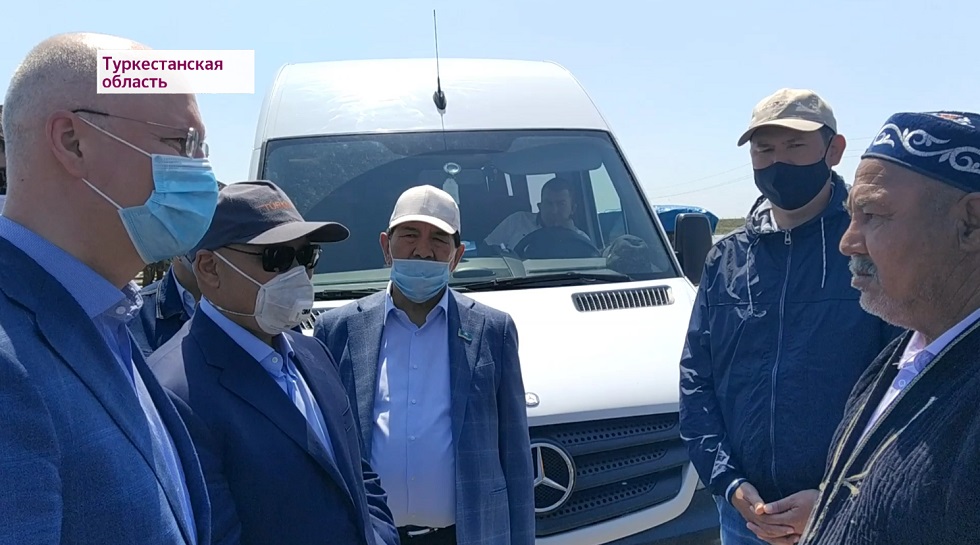 Вице-премьер Роман Скляр встретился с жителями затопленных поселков Туркестанской области